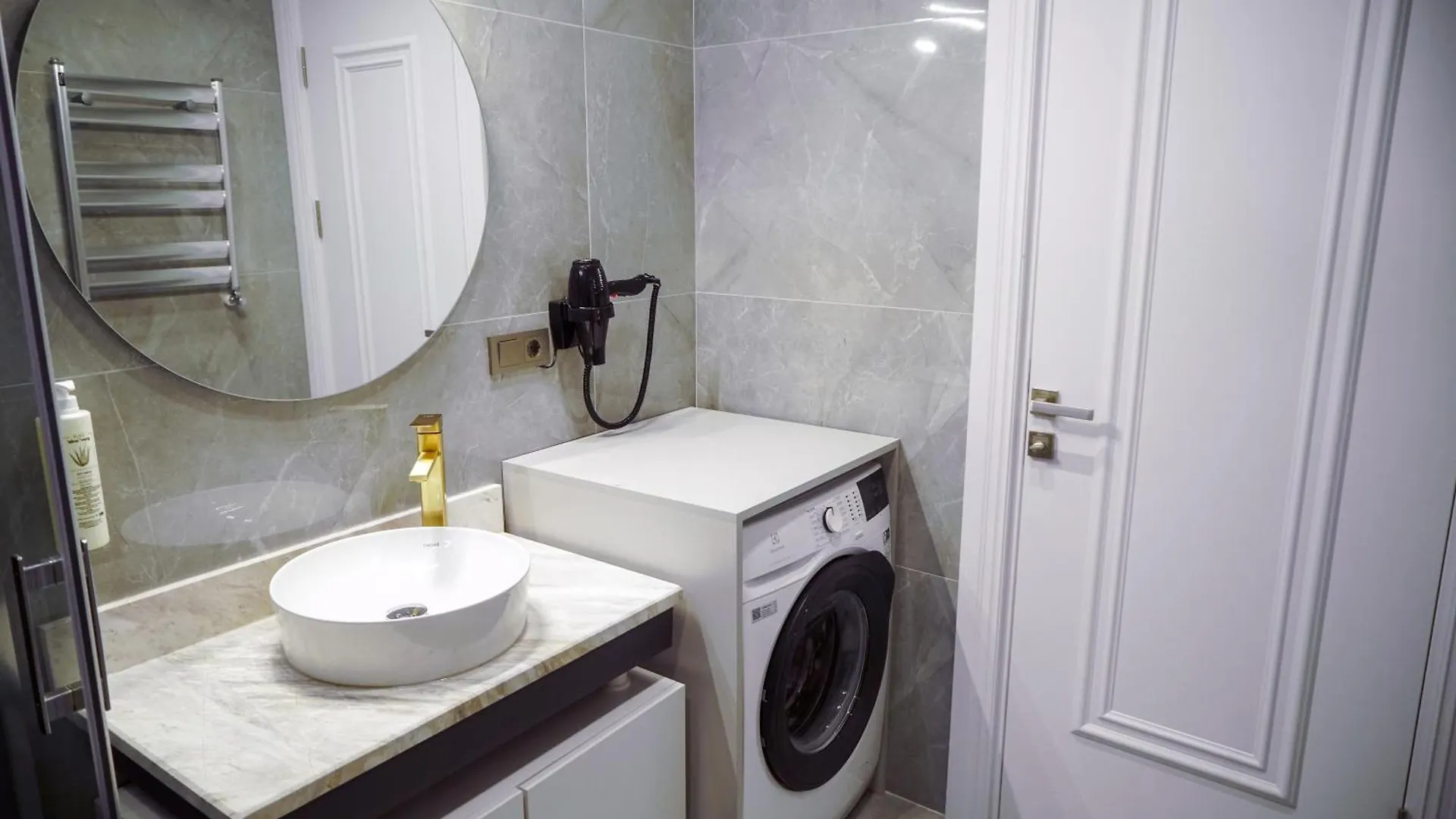 Elite World Homes Istanbul Bosphorus 0*,