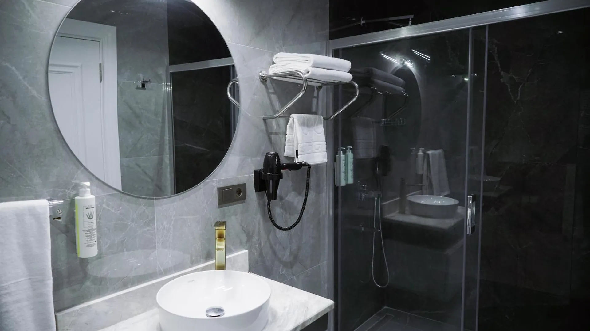 Elite World Homes Istanbul Bosphorus מלון
