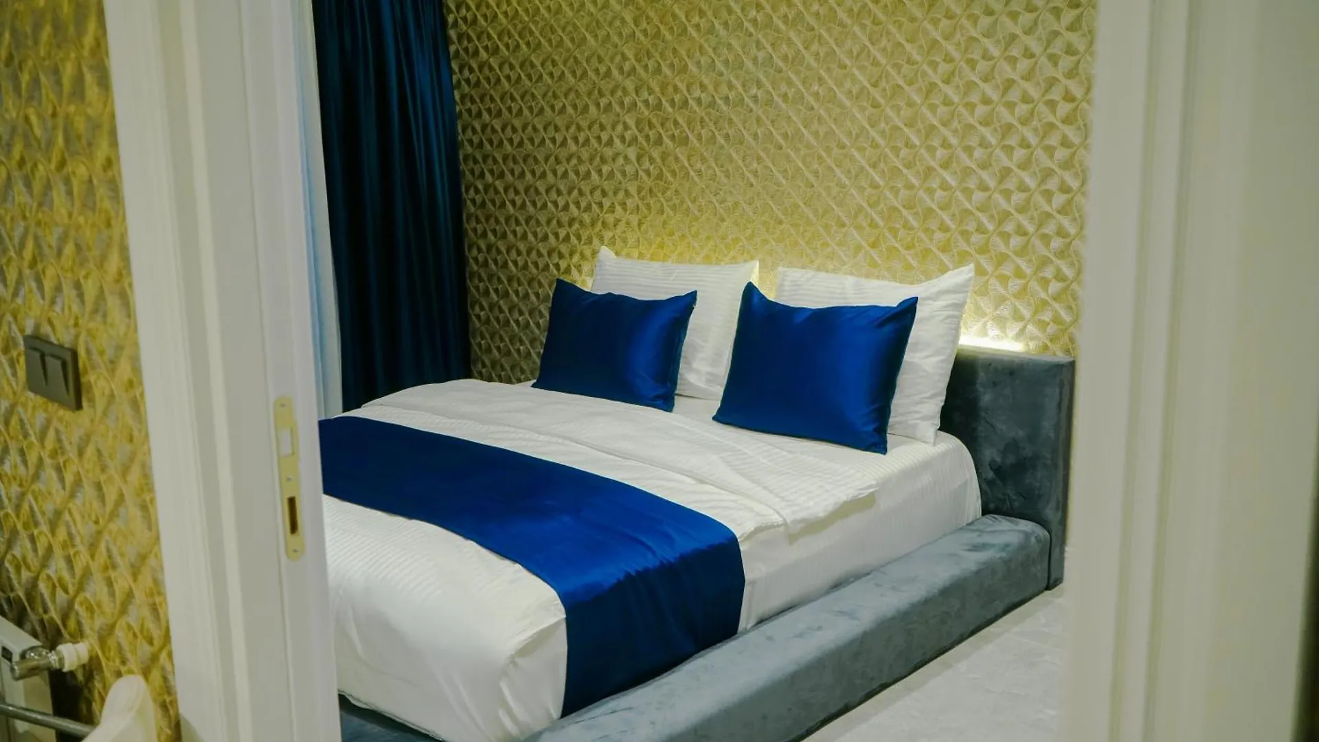 Elite World Homes Istanbul Bosphorus 0*,